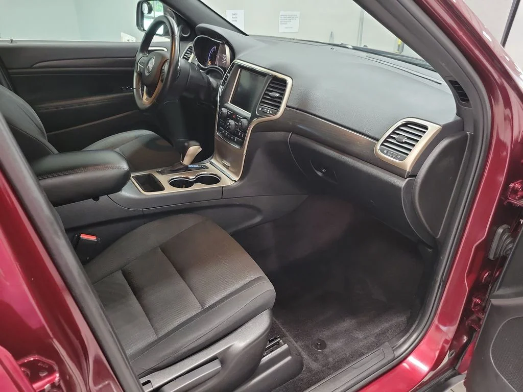 Used 2017 Red Jeep Laredo image 20