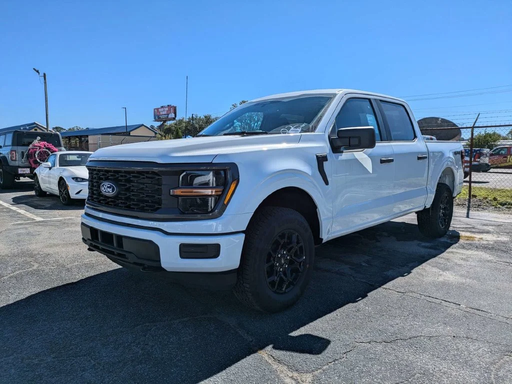 New 2026 Oxford White Ford STX image 8