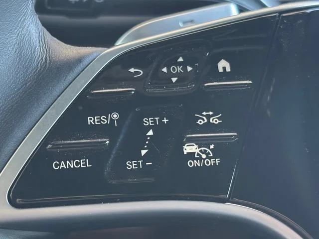 Used 2025  Mercedes-Benz GLS 450 image 11