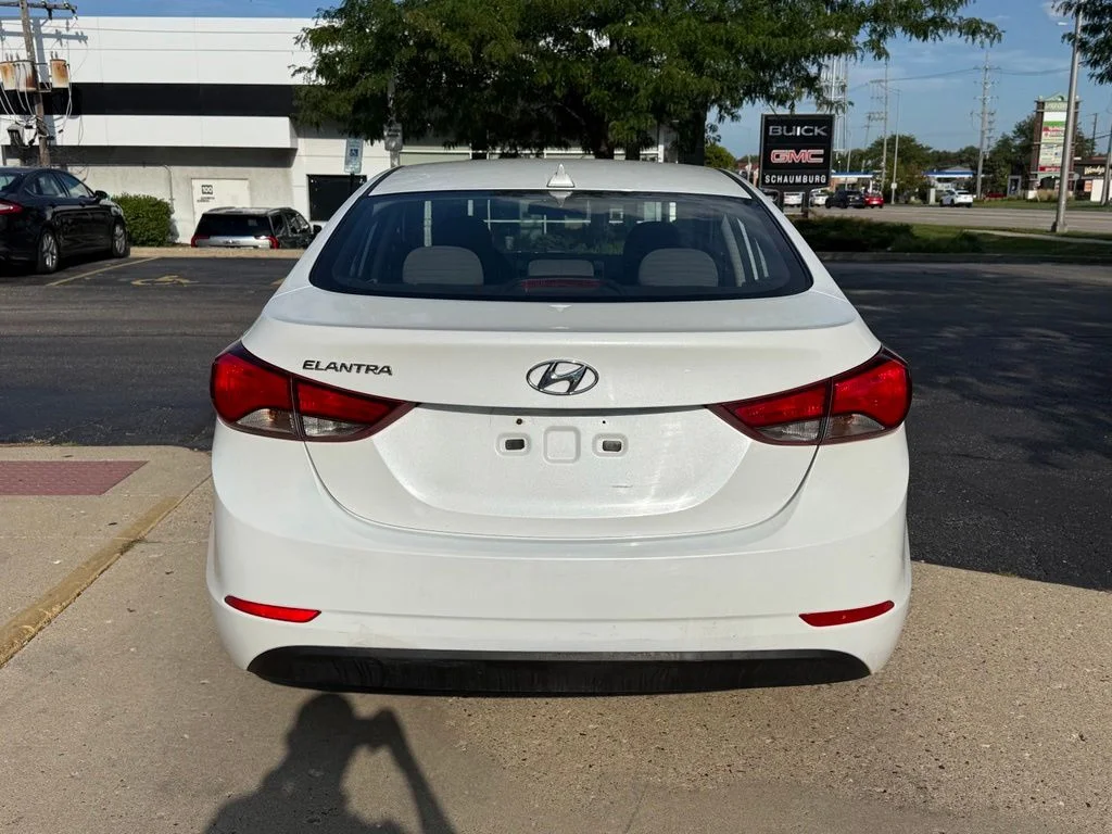 Used 2016 White Hyundai SE image 6