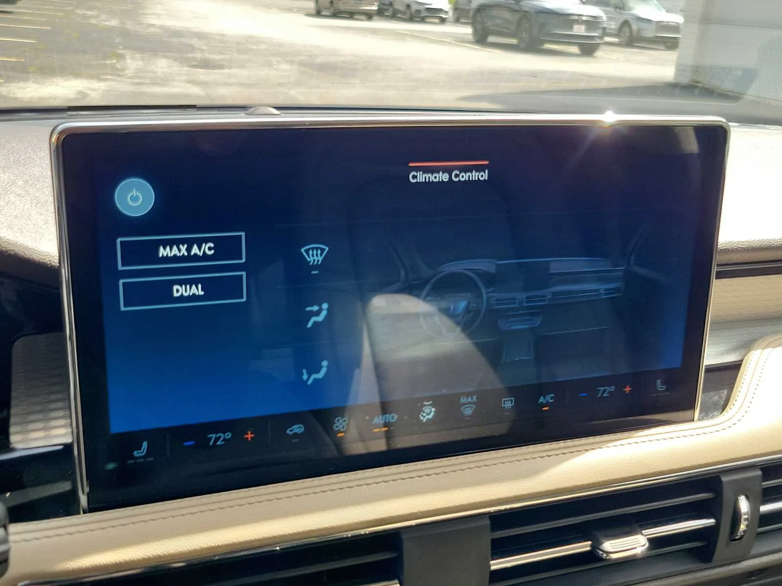 Used 2023 White Lincoln Standard image 27