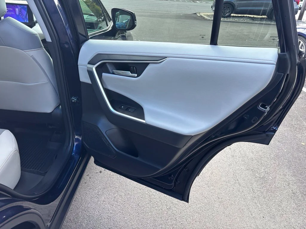 Used 2023  Toyota Limited image 24