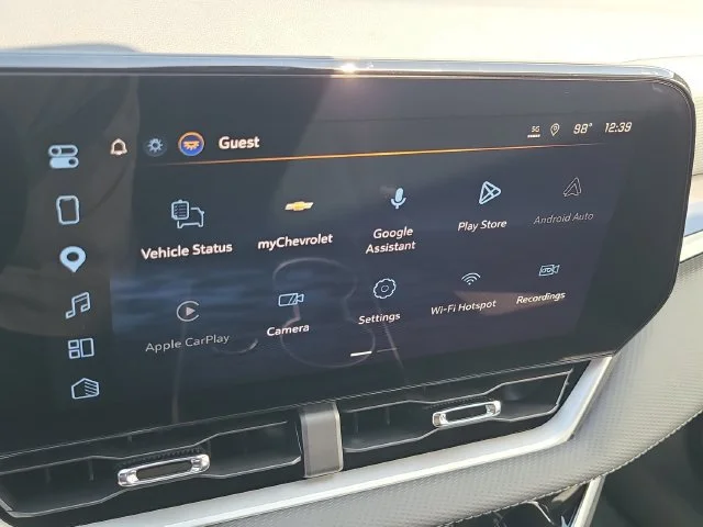 New 2027 Summit White Chevrolet LT image 28