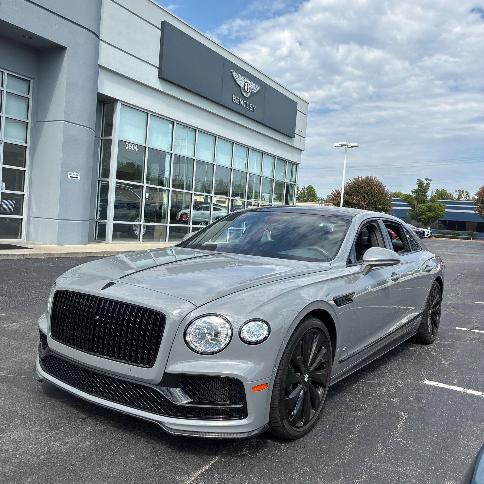 Used 2022 Storm Grey by Mulliner Bentley V8 image 3