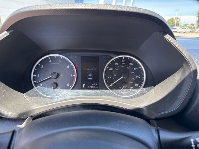 Used 2022 White Nissan S image 33