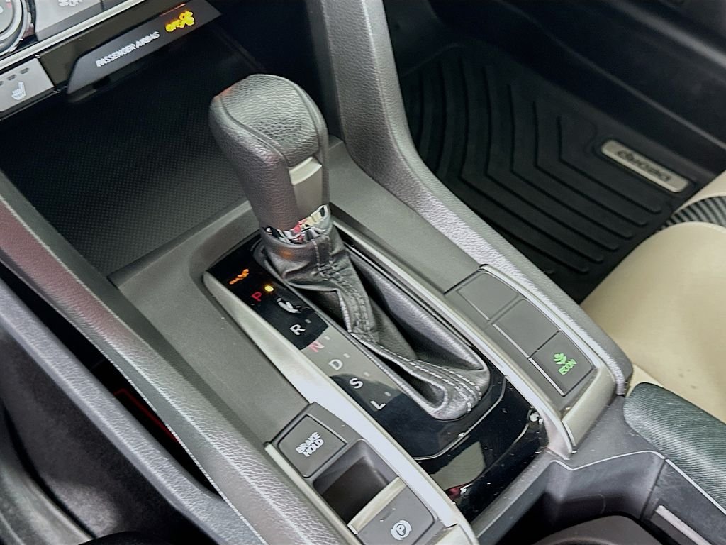 2019 Honda Civic Hatchback EX - Photo 17