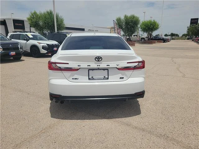 Used 2025 Ice Cap Toyota SE image 3