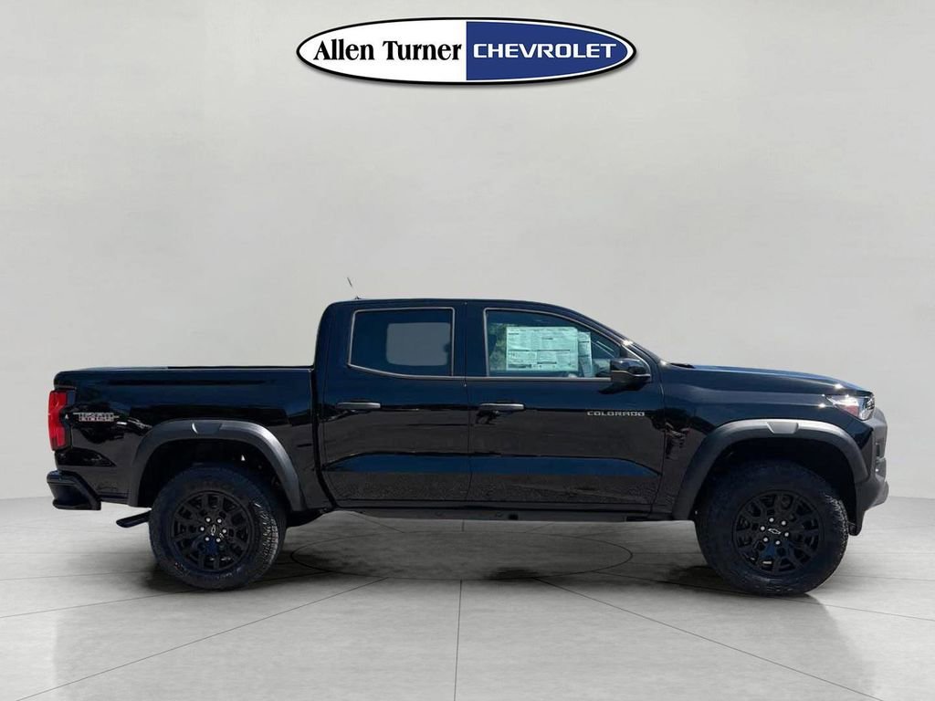 2026 Chevrolet Colorado Trail Boss - Photo 3