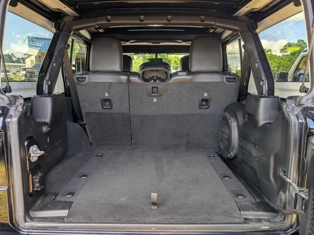 Used 2022 Black Jeep Unlimited Rubicon image 23