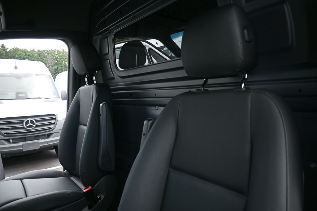 New 2026 Arctic White Mercedes-Benz Cargo 170 WB image 5