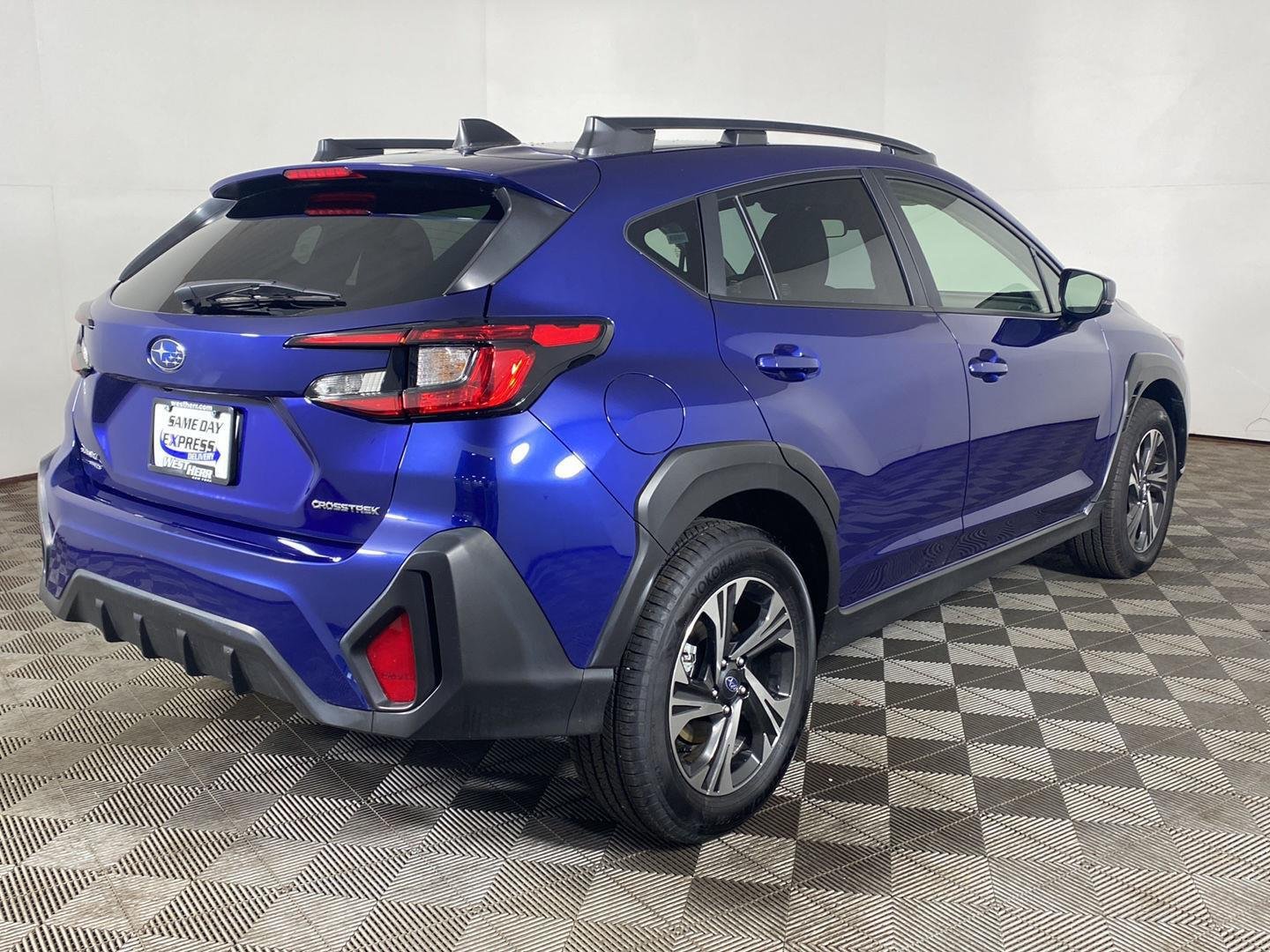 Used 2025 Sapphire Blue Pearl Subaru Premium image 5