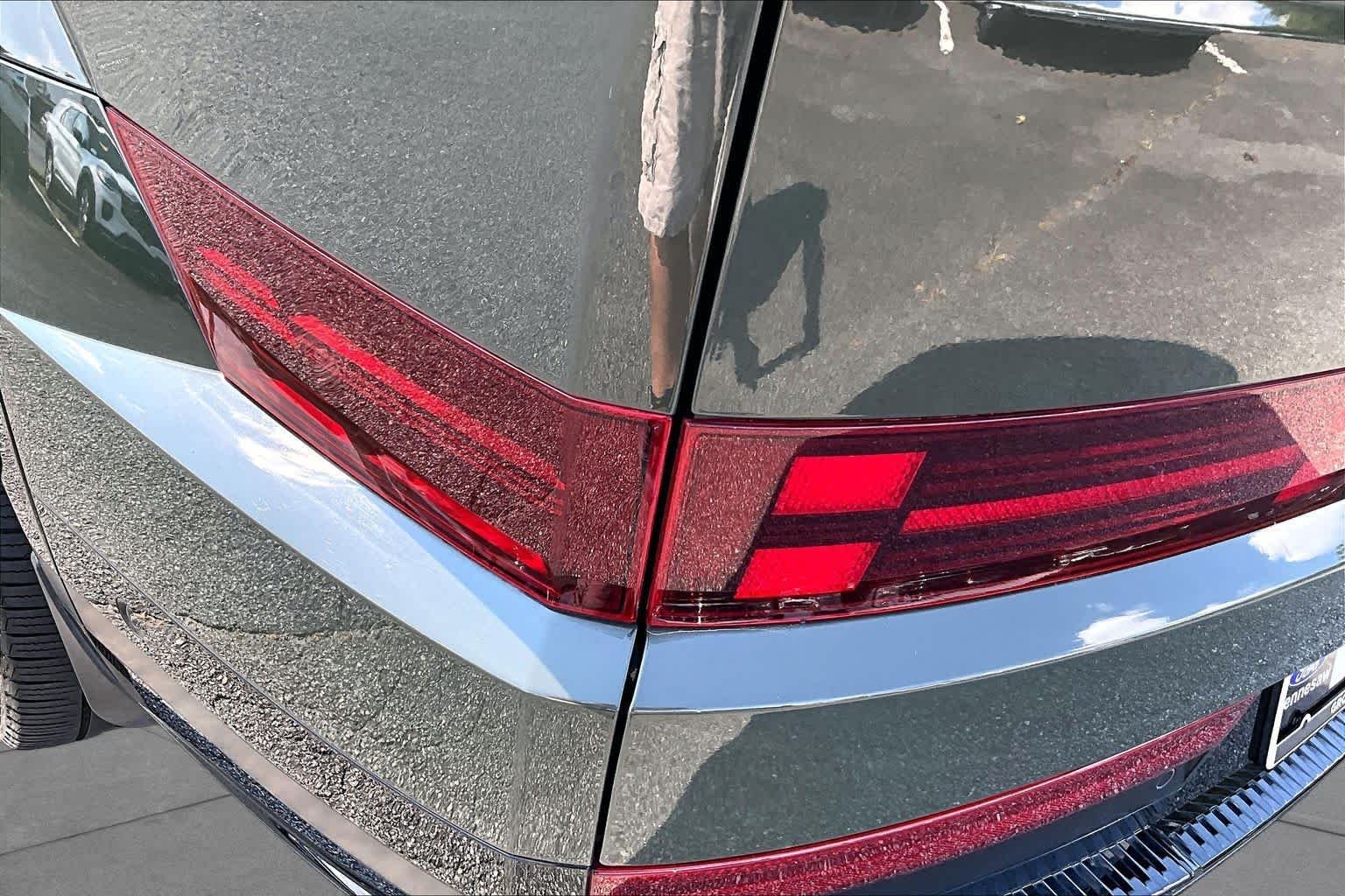 Used 2025 Rockwood Green Hyundai Calligraphy image 28