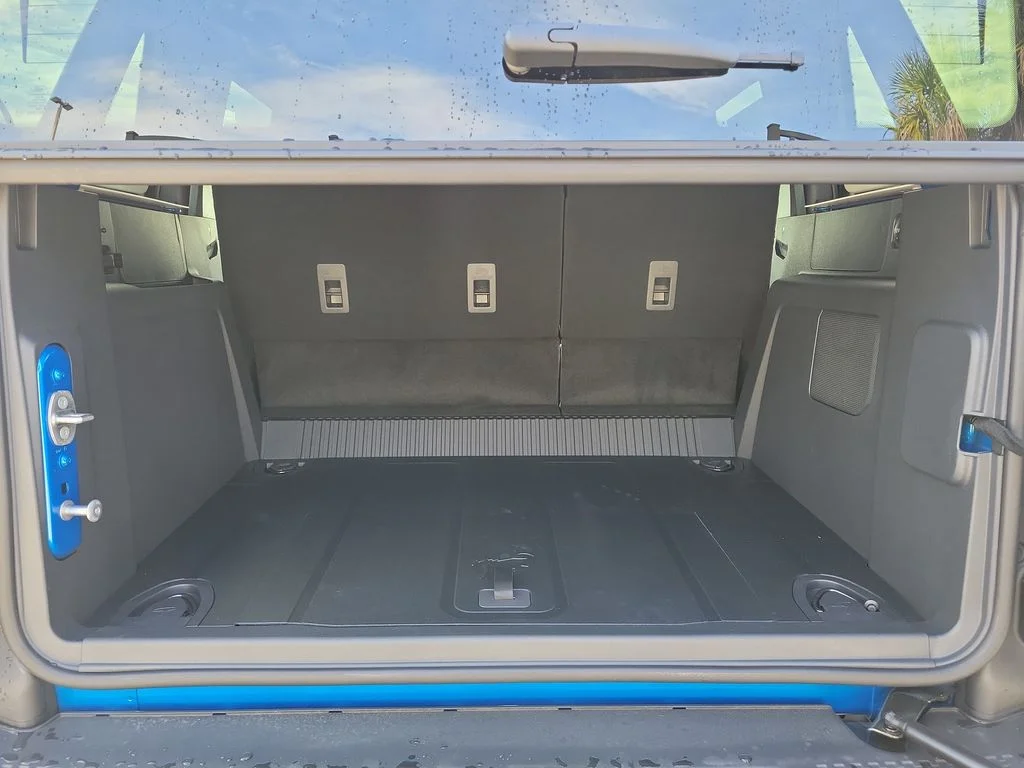 New 2026 Velocity Blue Metallic Ford Badlands® image 8