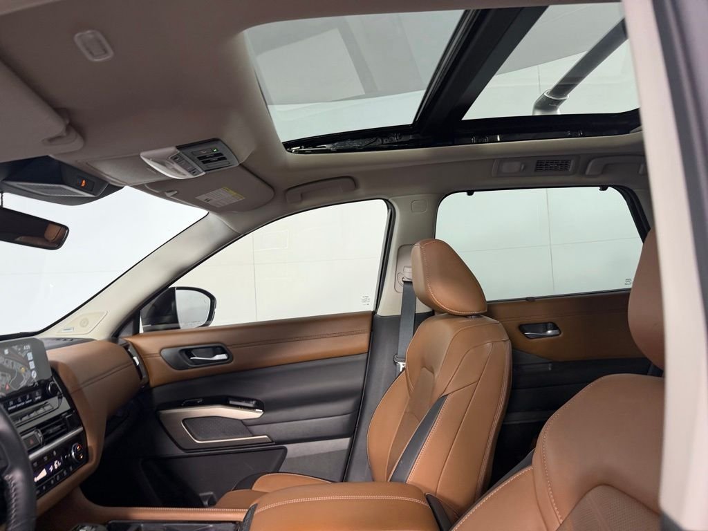 Certified Used 2025 Black Nissan Platinum image 24