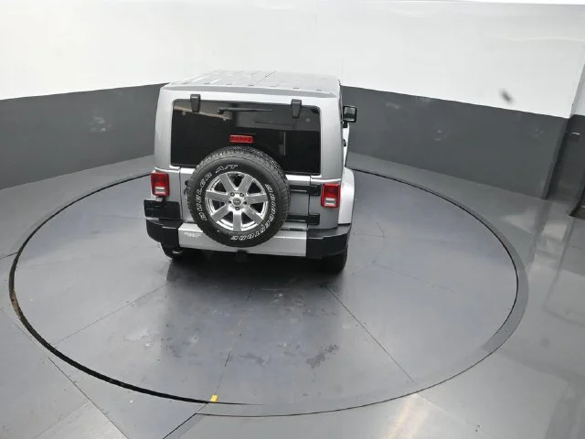 Used 2013 Silver Jeep Sahara image 25