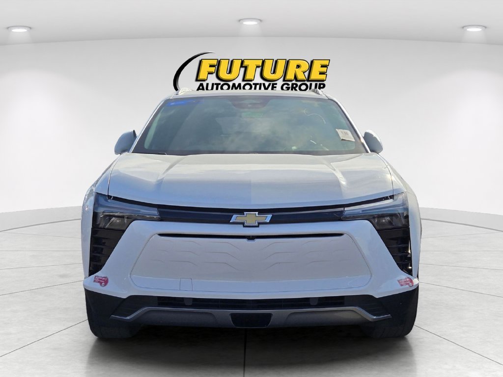 Used 2024 White Chevrolet LT image 2
