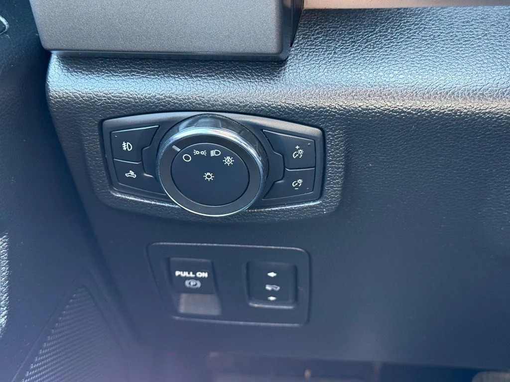 Used 2020 Black Ford XLT image 19