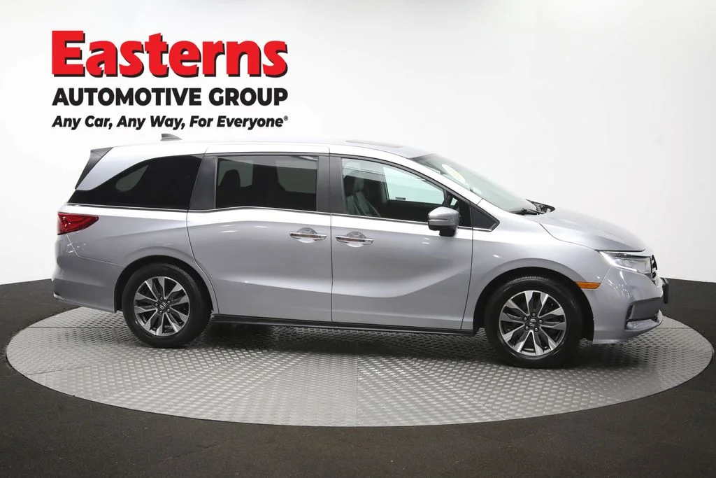Used 2023 Silver Honda EX-L image 48