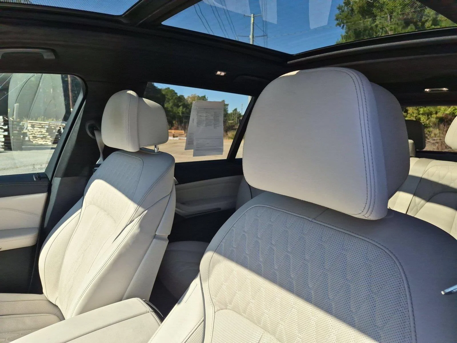 Used 2021 Mineral White Metallic BMW M50i image 16