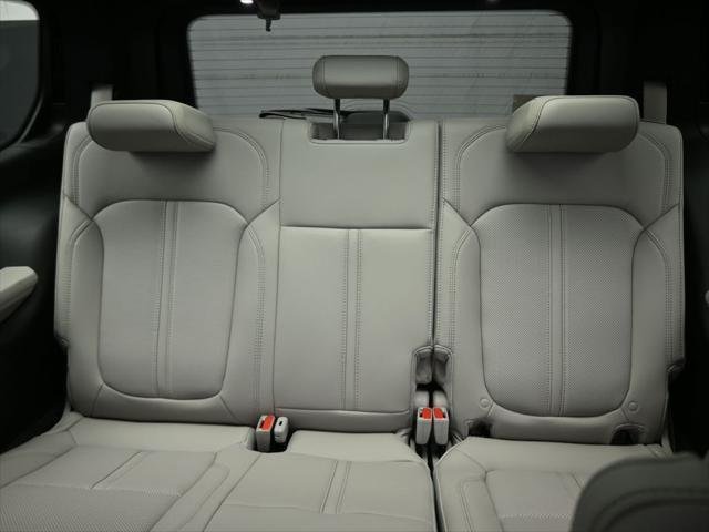 New 2026 Velvet Red Pearlcoat (DISC) Jeep Grand Wagoneer image 10