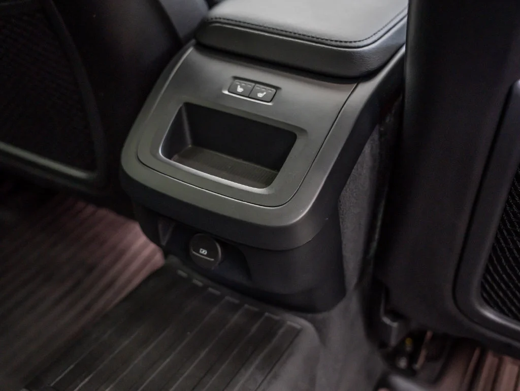 Used 2023 Onyx Black Metallic Volvo B5 Plus image 46