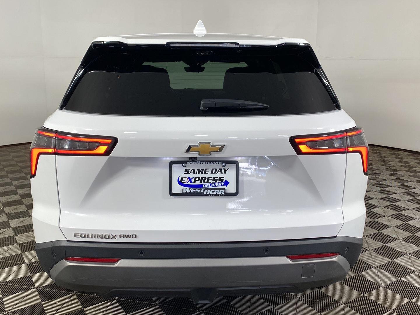 Used 2025  Chevrolet LT image 6