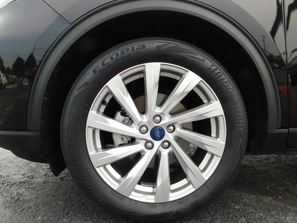 Used 2022 Black Ford Titanium image 10
