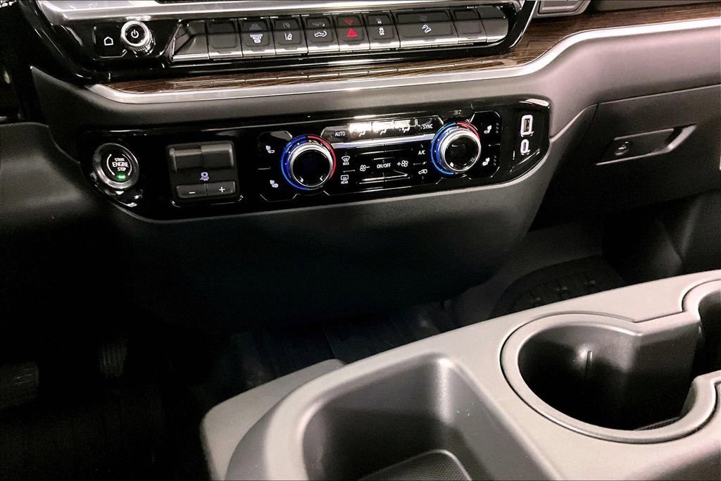 New 2026 Summit White GMC SLE image 7