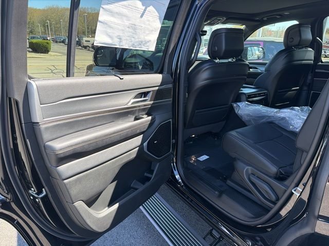 New 2026 High Gloss Black Exterior Paint Jeep Limited Reserve image 14