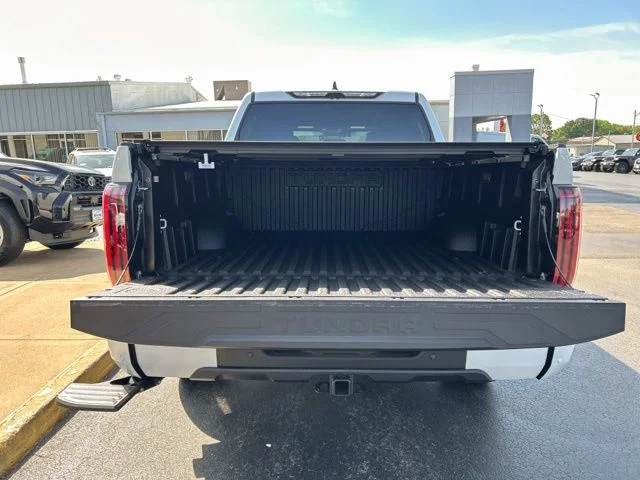 New 2026 Wind Chill Pearl <sup>1</sup> Toyota Tundra Platinum image 9