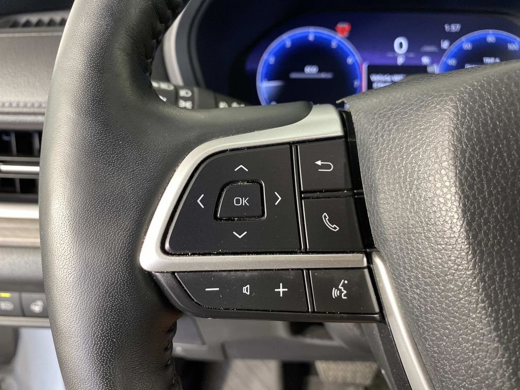 Used 2025 Beige Toyota Platinum image 17
