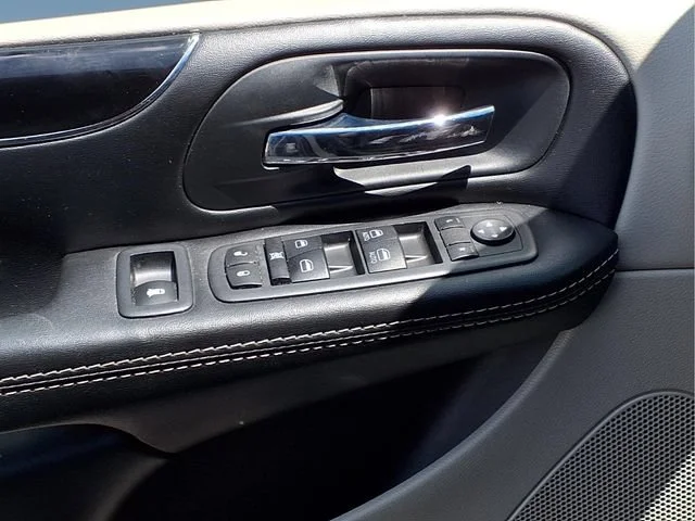 Used 2020 Gray Dodge SXT image 16
