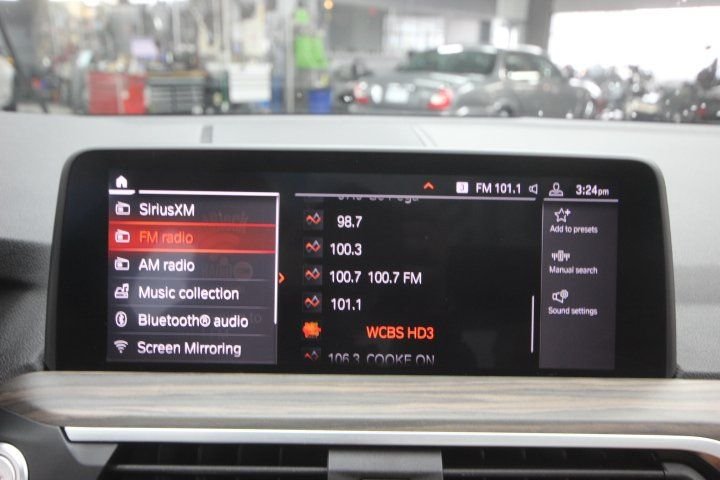 Used 2020 Black BMW xDrive30i image 16
