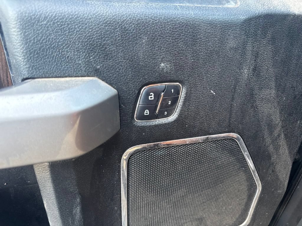 Used 2015  Ford  image 28