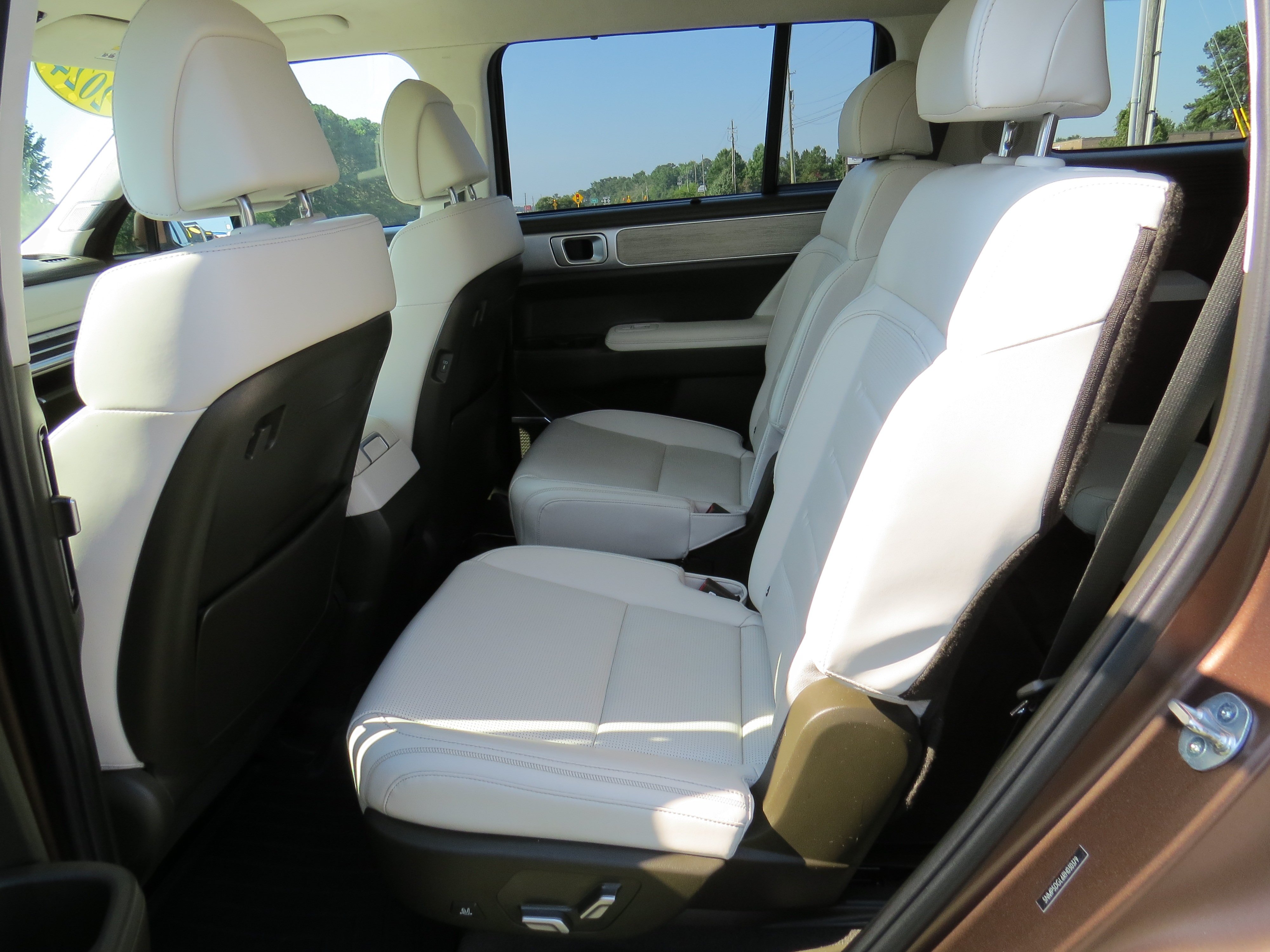 Used 2024 Earthy Brass Matte Hyundai Calligraphy image 10