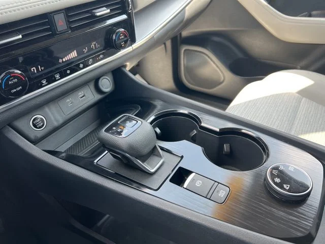 2023 Nissan Rogue SV - Photo 38