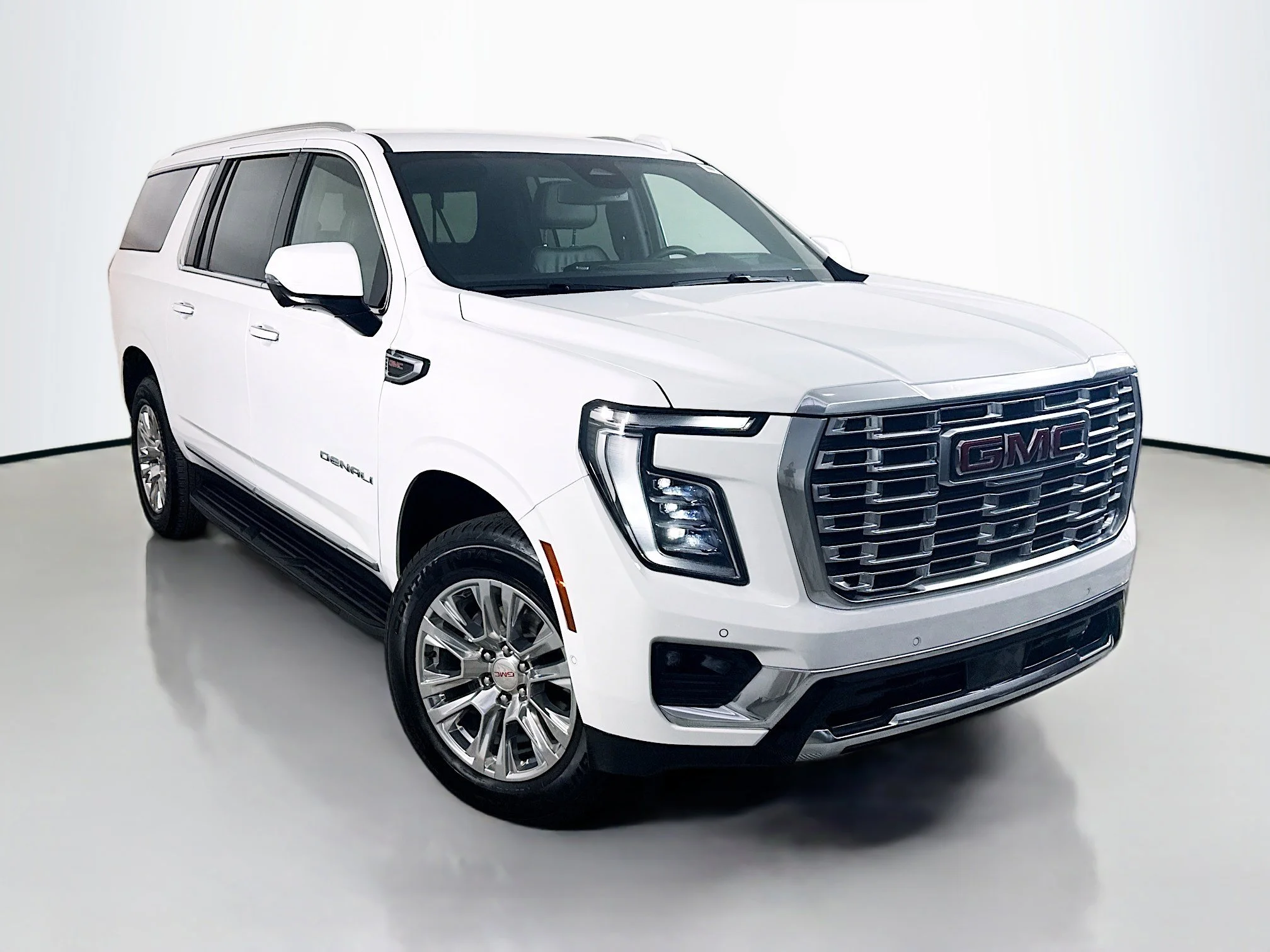 2025 GMC Yukon Denali AWD's photo