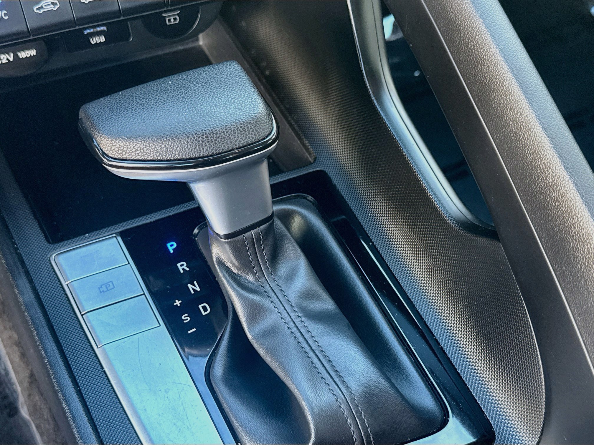 2025 Hyundai Elantra SE - Photo 13