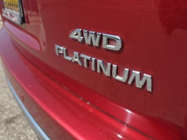 Used 2014 Red Nissan Platinum image 5