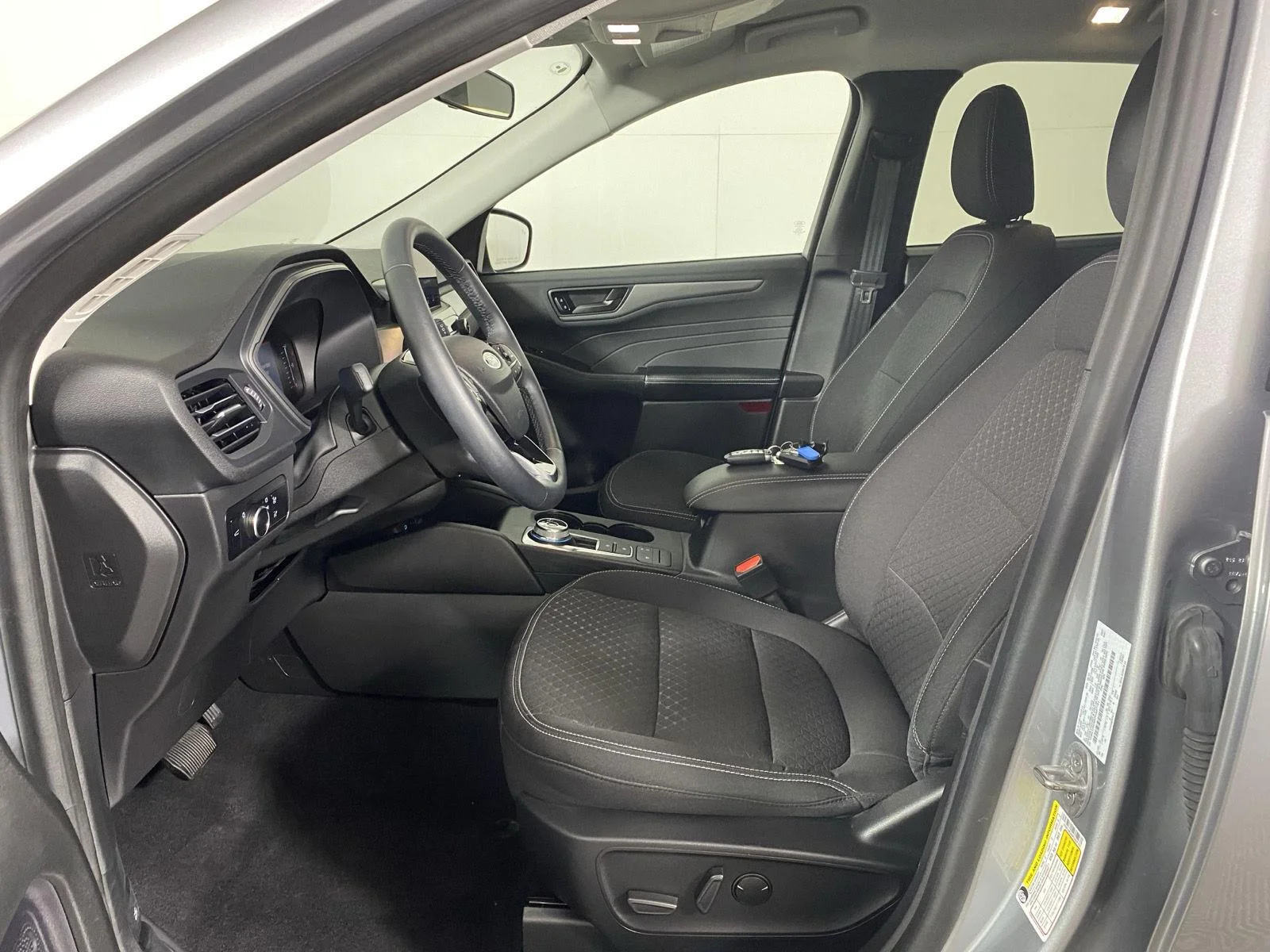 Used 2023 Iconic Silver Ford Active image 13