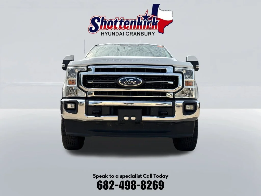 Used 2021  Ford Lariat image 2