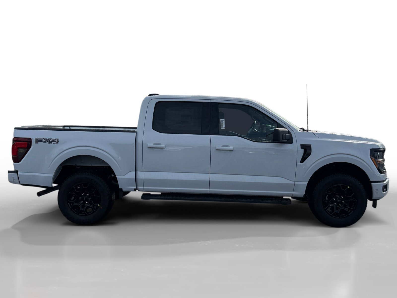 New 2026 Oxford White Ford XLT image 6