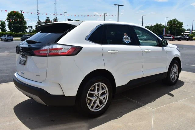 Used 2024 White Ford SEL image 5