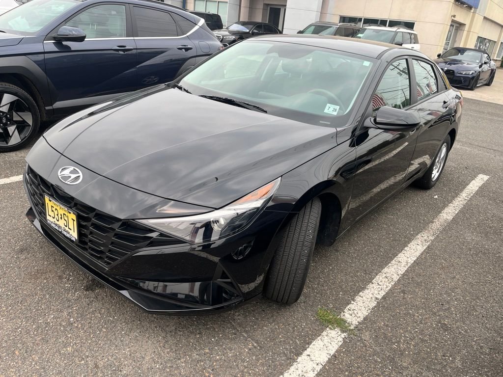 Certified Used 2023 Black Hyundai SE image 2