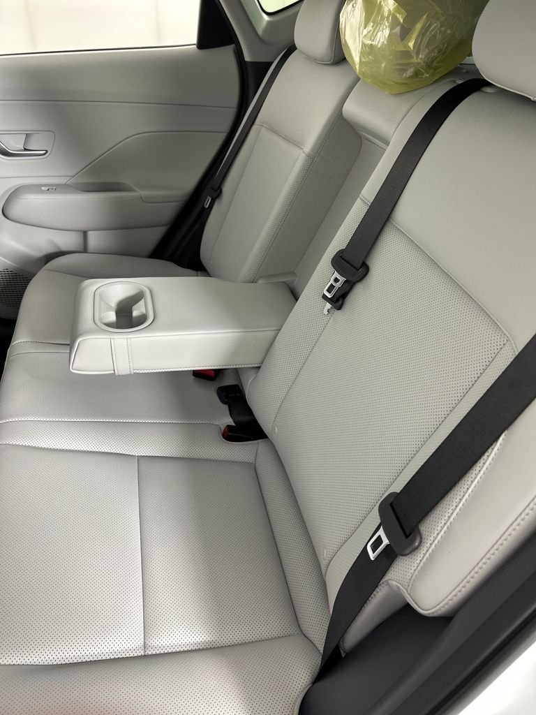 Used 2026 White Hyundai SEL Premium image 17