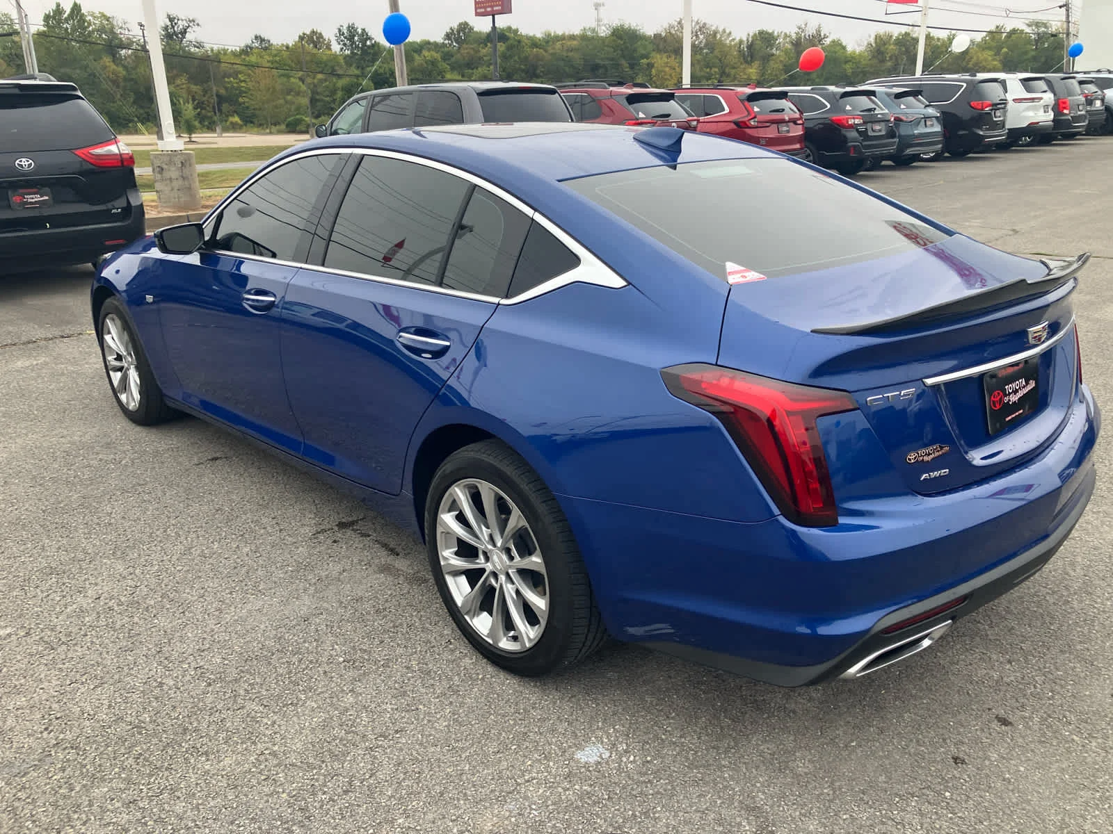 Used 2022 Wave Metallic Cadillac Premium Luxury image 5