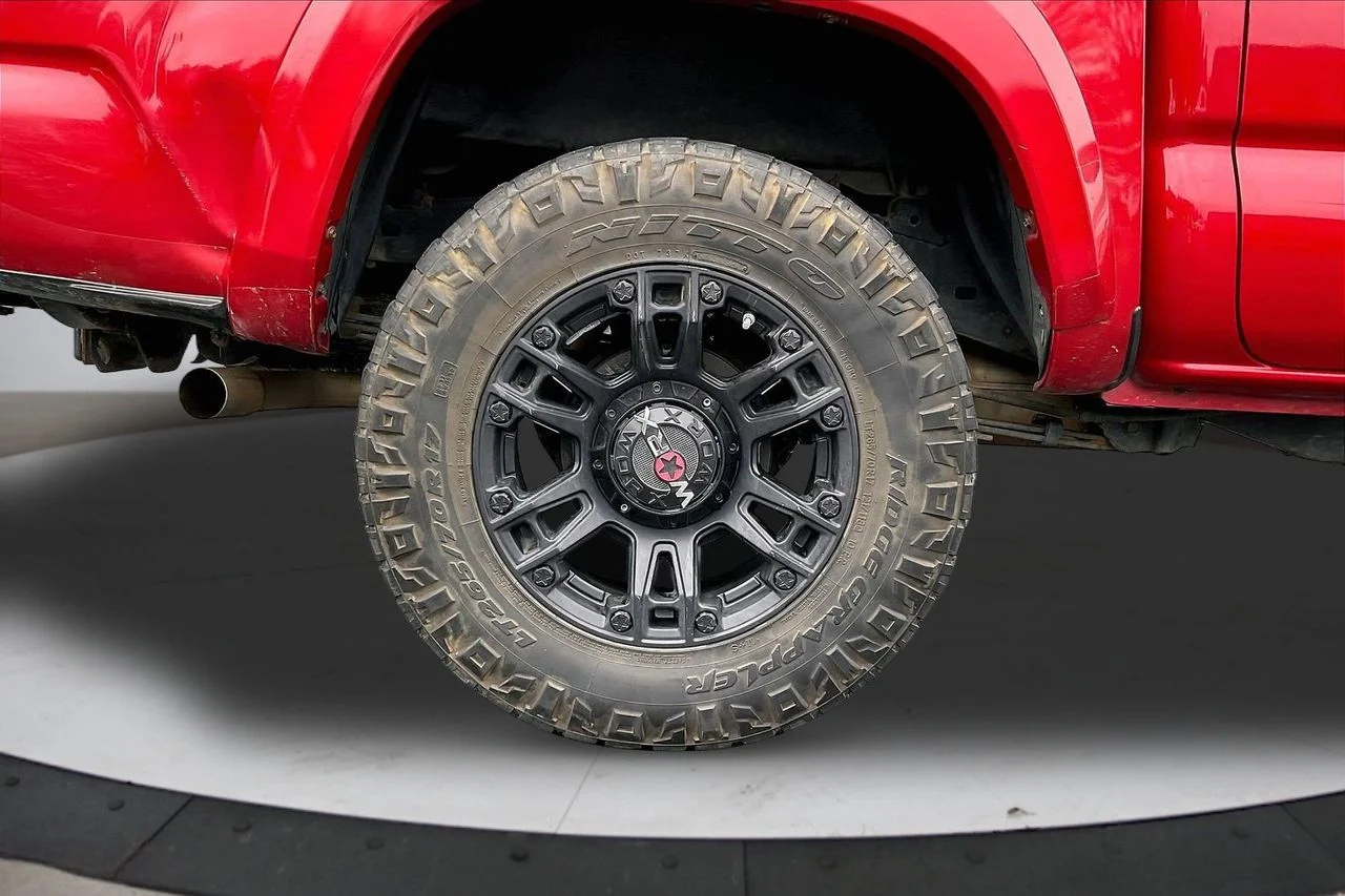 Used 2017 Red Toyota SR image 35