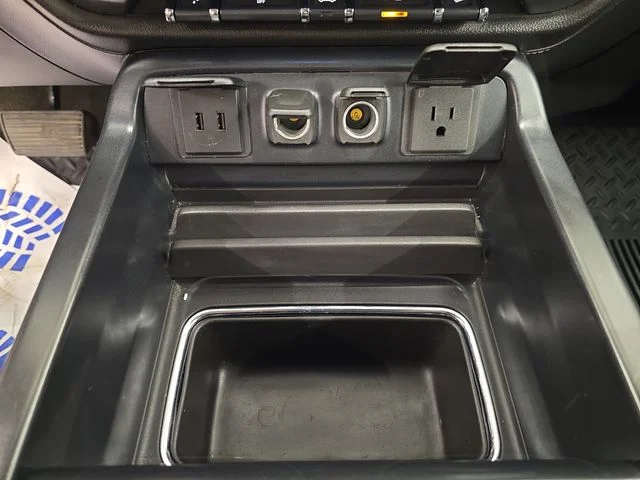 Used 2018 Summit White Chevrolet LTZ image 28