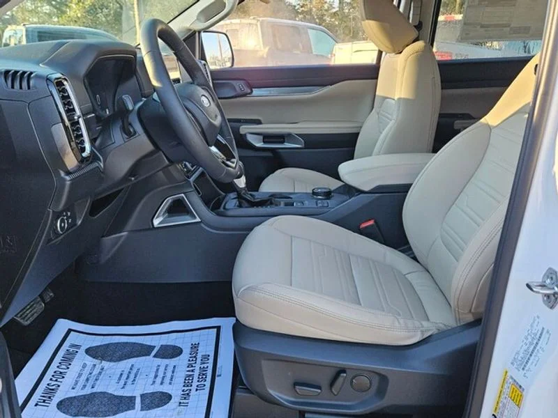 New 2025 Oxford White Ford LARIAT® image 5