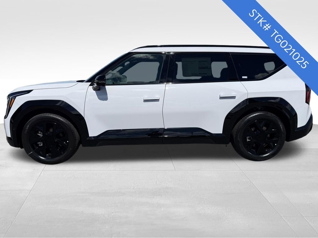 New 2026 Glacial White Kia Land AWD image 4